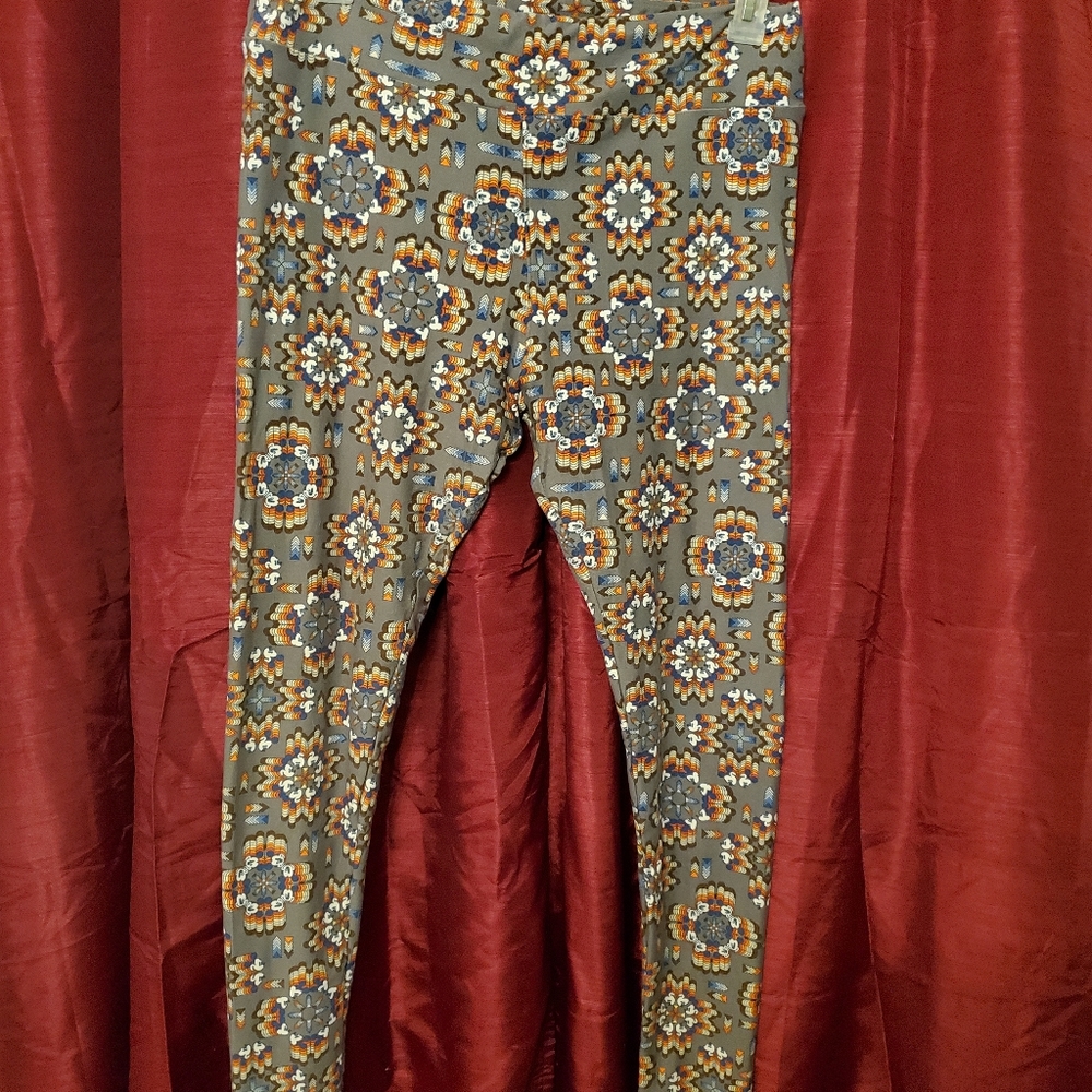 Lularoe Disney leggings TC